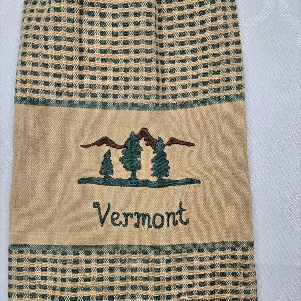 Vermont Themed Kitchen Towel Green & Tan Gingham Plaid Pattern